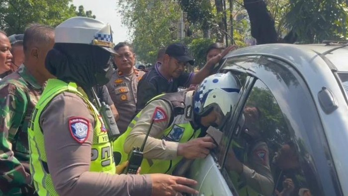 Seorang sopir minibus ditemukan tewas dalam mobilnya di Jalan Outer Ring Road, Cengkareng, Jakarta Barat pada Rabu (6/5/2026) pagi. ANTARA/HO-Dokumentasi Pribadi/pri.
