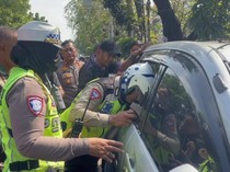 Pengemudi Tewas dalam Mobil di Jakbar, Ada Obat-obatan di Dashboard