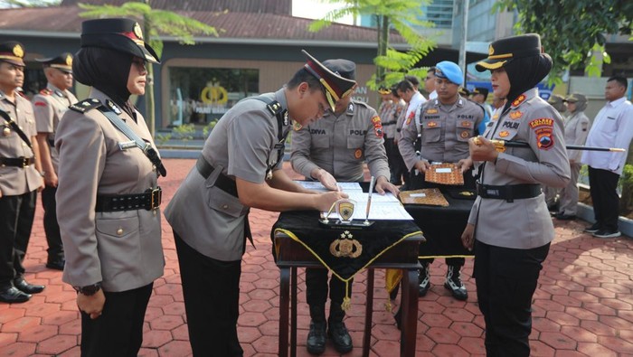 Serah terima jabatan PJU, Kapolsek, dan Kapolsubsektor di Mapolres Semarang, Rabu (6/5/2026).