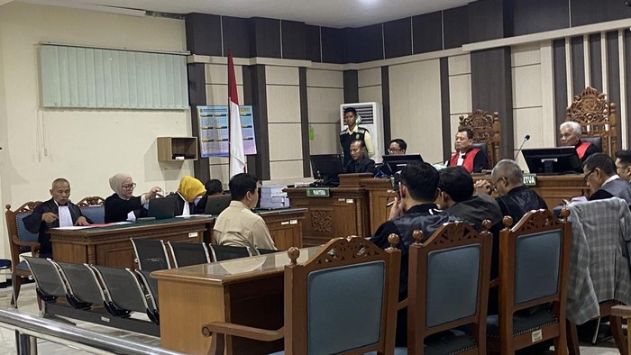 Sidang vonis bos PT Sritex, Iwan Setiawan di Pengadilan Tipikor Semarang, Kecamatan Semarang Barat, Kota Semarang.