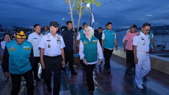 Wali Kota Kendari Siska Karina Imran turun langsung meninjau persiapan dan pembenahan di RTH Papalimba Puday.