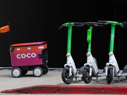 Teknologi Robot Antar Makanan Makin Marak di AS