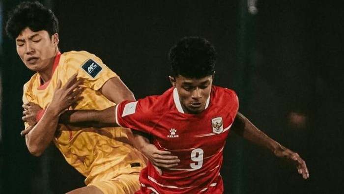 Timnas Indonesia U-17 menempati peringkat kedua klasemen Grup B usai menjalani start bagus di Piala Asia U-17 2026 dengan mengalahkan China.
