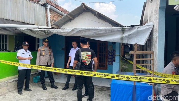 TKP pembunuhan mertua di Mojokerto.