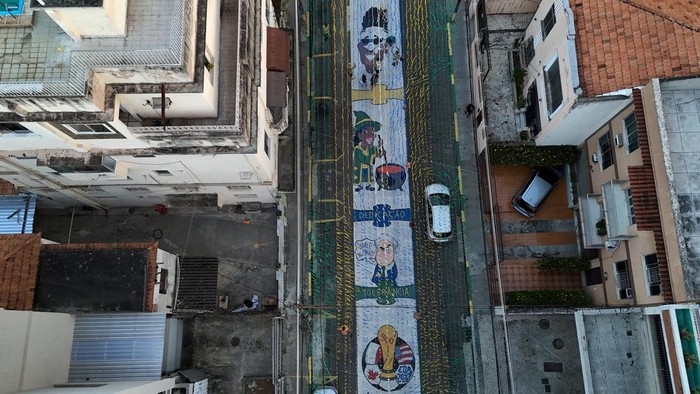 A drone view shows a street decked out in World Cup-themed murals and decorations ahead of the tournament in Rio de Janeiro Brazil, May 4, 2026. REUTERS/Ricardo Moraes