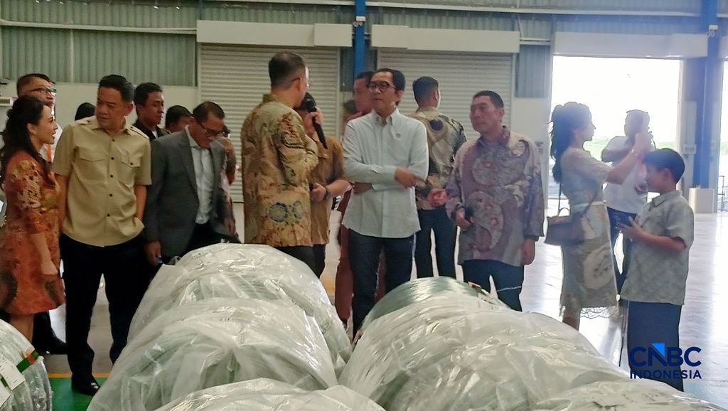 Wakil Menteri Perindustrian Faisol Riza saat menghadiri Grand Opening Pabrik Kawat Besi Galvanis di Subang, Rabu (6/5/2026). (CNBC Indonesia/Ferry Sandi)
