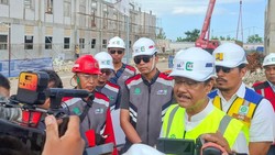 Cek Pembangunan Sekolah Rakyat di Surabaya, Mensos: Insyaallah Tepat Waktu