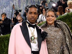 Kemesraan Rihanna dan A$AP Rocky di Met Gala Sebelum Terjadi Pertengkaran