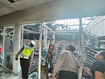 Korsleting di Area Kasir, Minimarket dan Kantor Notaris di Klungkung Terbakar