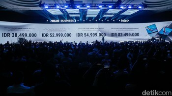 ExpertBook Ultra hadir dalam pilihan warna Morn Grey dan Jet Fog dengan sistem operasi Windows 11 Home maupun Windows 11 Pro. ASUS ExpertBook Ultra di Indonesia dijual mulai dari Rp 38.499.000 hingga Rp 82.499.000.