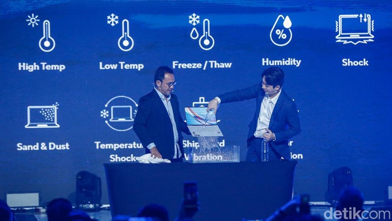 ASUS Indonesia resmi meluncurkan laptop bisnis premium terbaru, ASUS ExpertBook Ultra, di Jakarta, Kamis (7/5/2026). Laptop ini hadir membawa desain super tipis dan ringan, layar Tandem OLED, serta dukungan prosesor Intel Core Ultra generasi terbaru.