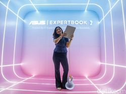 Asus Pamer Ketangguhan ExpertBook Ultra, Disiram Air hingga Dibanting