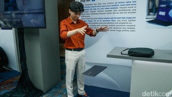 Dalam pengenalannya di Jakarta, Asus mengajak pengunjung untuk mencoba ketangguhan Asus ExpertBook Ultra mulai dari dibanting, diguyur, hingga diinjak.