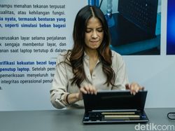 Asus Pamer Ketangguhan ExpertBook Ultra, Disiram Air hingga Dibanting