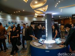 Asus Pamer Ketangguhan ExpertBook Ultra, Disiram Air hingga Dibanting