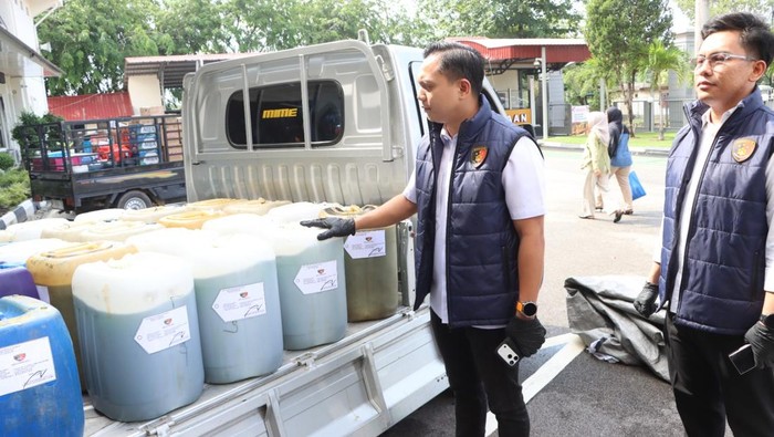 Barang bukti penyelewengan BBM bersubsidi di Batam, Kepri. (dok. Polresta Barelang)