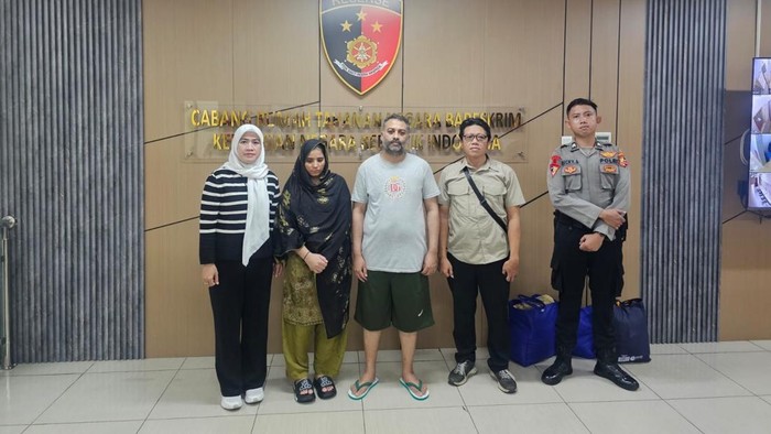 Bareskrim Polri melimpahkan pasutri WN Pakistan penyelundup narkoba ke Kejari Kota Tangerang.