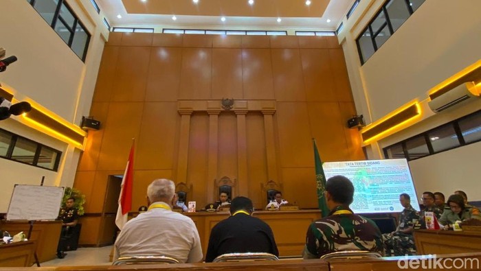 Eks Kepala Kabais TNI, Soleman B. Ponto hadir jadi saksi di kasus Andrie Yunus. (dok. detikcom)