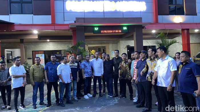 Kasus Waketum Partai Solidaritas Indonesia (PSI) Ronald A Sinaga alias Bro Ron mengalami pemukulan di Menteng, Jakarta Pusat (Jakpus) berakhir damai. (Devi P/detikcom)
