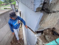 Video Kondisi Penyangga Jembatan Penghubung Kota-Kabupaten Bandung yang Retak