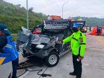 Pikap Tabrak Truk di Tol Cisumdawu, 1 Orang Tewas