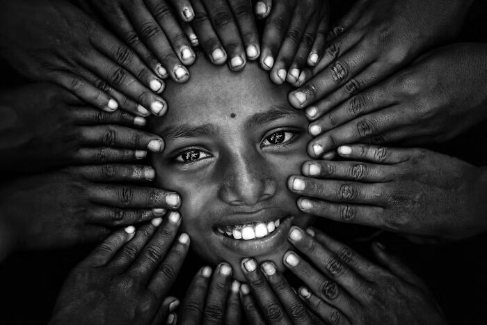 Deretan Karya Jawara Kontes Foto Hitam Putih yang Bikin Takjub