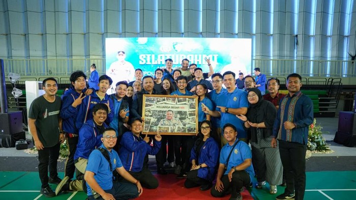 Korlantas Polri hari ini menggelar silaturahmi bersama insan media melalui olahraga bulutangkis