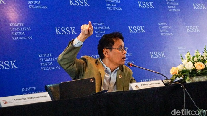 Konferensi Pers KSSK II 2026 digelar di kantor Otoritas Jasa Keuangan, Jakarta, Kamis (7/5/2026). Kegiatan ini dihadiri Menteri Keuangan Purbaya Yudhi Sadewa, Gubernur Bank Indonesia Perry Warjiyo, Ketua Dewan Komisioner OJK Friderica Widyasari Dewi,