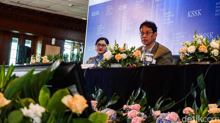 Konferensi Pers KSSK II 2026 digelar di kantor Otoritas Jasa Keuangan, Jakarta, Kamis (7/5/2026). Kegiatan ini dihadiri Menteri Keuangan Purbaya Yudhi Sadewa, Gubernur Bank Indonesia Perry Warjiyo, Ketua Dewan Komisioner OJK Friderica Widyasari Dewi, serta Ketua Lembaga Penjamin Simpanan Anggito Abimanyu.