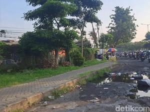 Pengguna Jalan Keluhkan Genangan di Kawasan Aloha