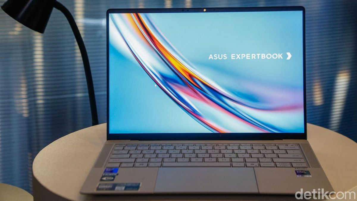 Asus ExpertBook Ultra: Kencang, Tipis, Mewah, dan Tangguh