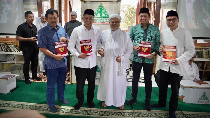Menteri Koperasi (Menkop) Ferry Juliantono