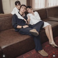 Terlihat Tristan juga sudah akrab dengan kedua putri Olla, Aleena dan Adreena. Foto: Instagram/@ollaramlan