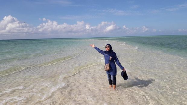 Pantai Tanjung Penghujan. (Dislutkan Kalteng)