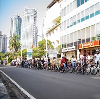 Girls Ride for Kartini Day! Kompak Gowes Pakai Outfit Tradisional