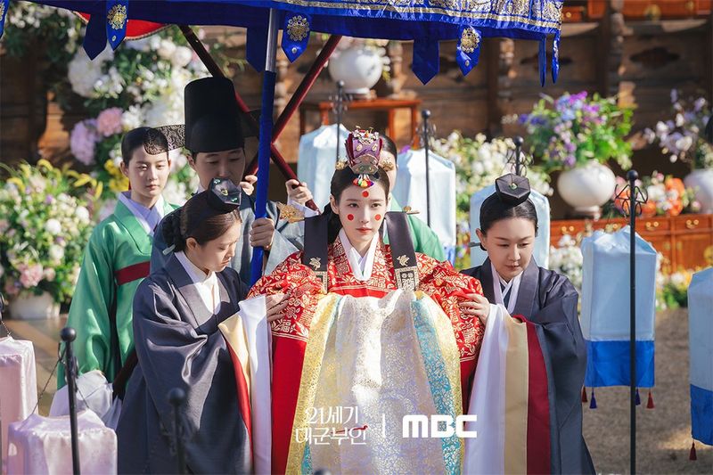 Perfect Crown Adegan Royal Wedding dalam drama Korea Perfect Crown.