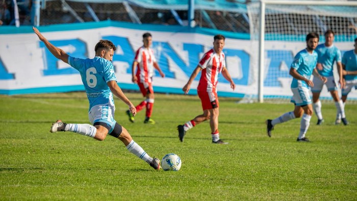 Penjelasan Lengkap tentang Pengertian Sepakbola Beserta Sejarah dan Teknik Dasarnya