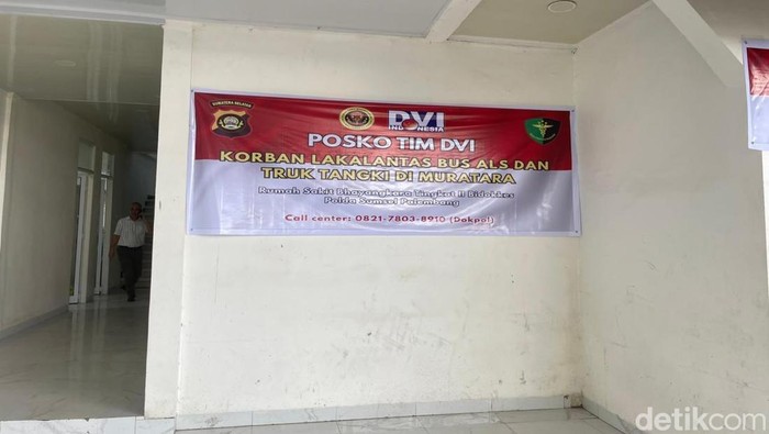 Posko Tim DVI korban lakalantas bus ALS dan truk tangki BBM di Muratara yang ada di RS Bhayangkara Palembang