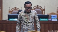 Eks Wamenaker Noel Dituntut 5 Tahun Penjara