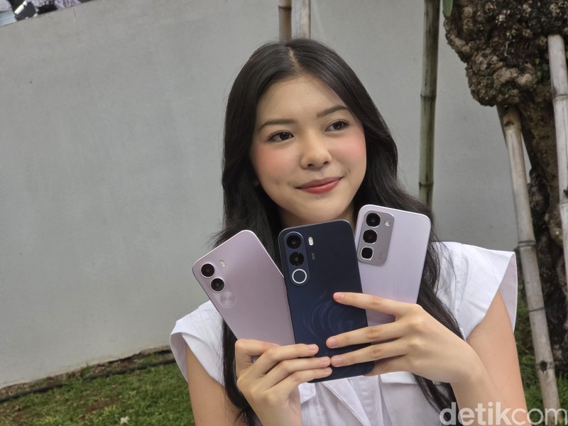 Realme C100 Series