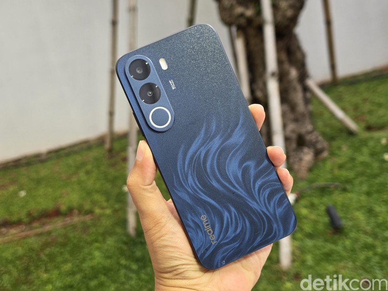 Realme C100 Series