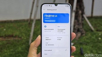 Hadir dengan 6.8 inch IPS LCD, resolusi HD+, 120 Hz refresh rate, 900 nits. HP ini disokong Unisoc T7250. Realme menyematkan kamera 8 MP di belakang, sementara di depan 5 MP. Foto: Adi FR/detikINET