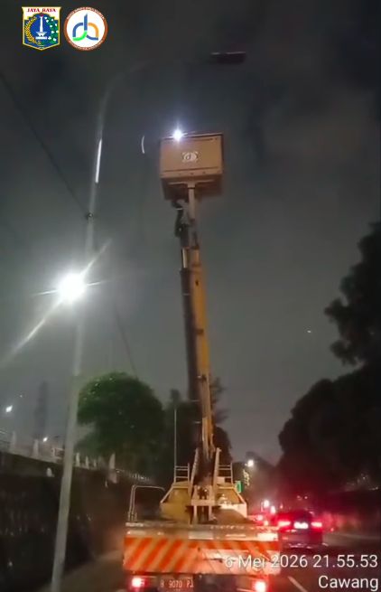 Sepekan ini setidaknya sudah terjadi empat kali pencurian komponen lampu PJU di Jaktim. Ulah pencurian ini membahayakan pengguna jalan dan masyarakat umum. (dok Bina Marga)