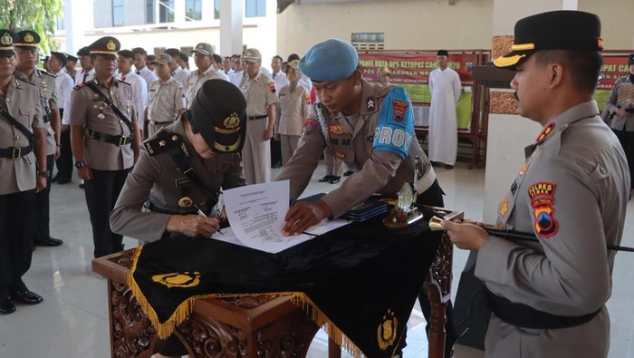 Serah terima jabatan PJU dan Kapolsek di lingkungan Mapolres Demak, Kamis (7/5/2026).