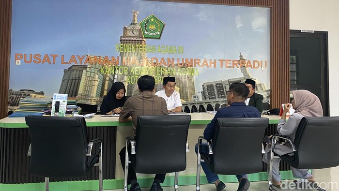 Suasana pelayanan di Kantor Kementerian Haji Parepare.