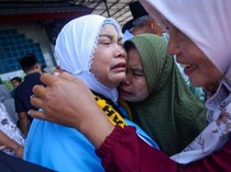 Tangis dan Doa Iringi Keberangkatan Jemaah Haji