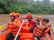 Dua Siswi SD Hanyut di Sungai Musi Empat Lawang, Tim SAR Cari