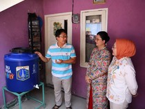 TP PKK DKI & Daya Wanita PAM JAYA Bagikan 357 Toren Air Gratis di Jaktim
