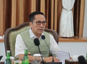 Ratu Dewa Dukung Perangko Edisi Khusus Bangunan Bersejarah Palembang