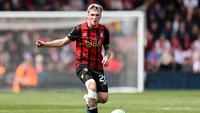 Duh! Pemain Bournemouth Ini Ketahuan Goda Gadis di Bawah Umur